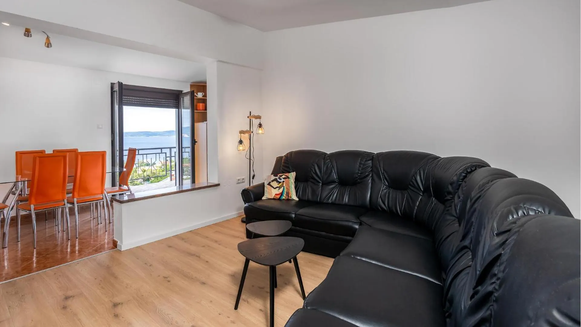 Cozy Apartment In Novi Vinodolski With Kitchen