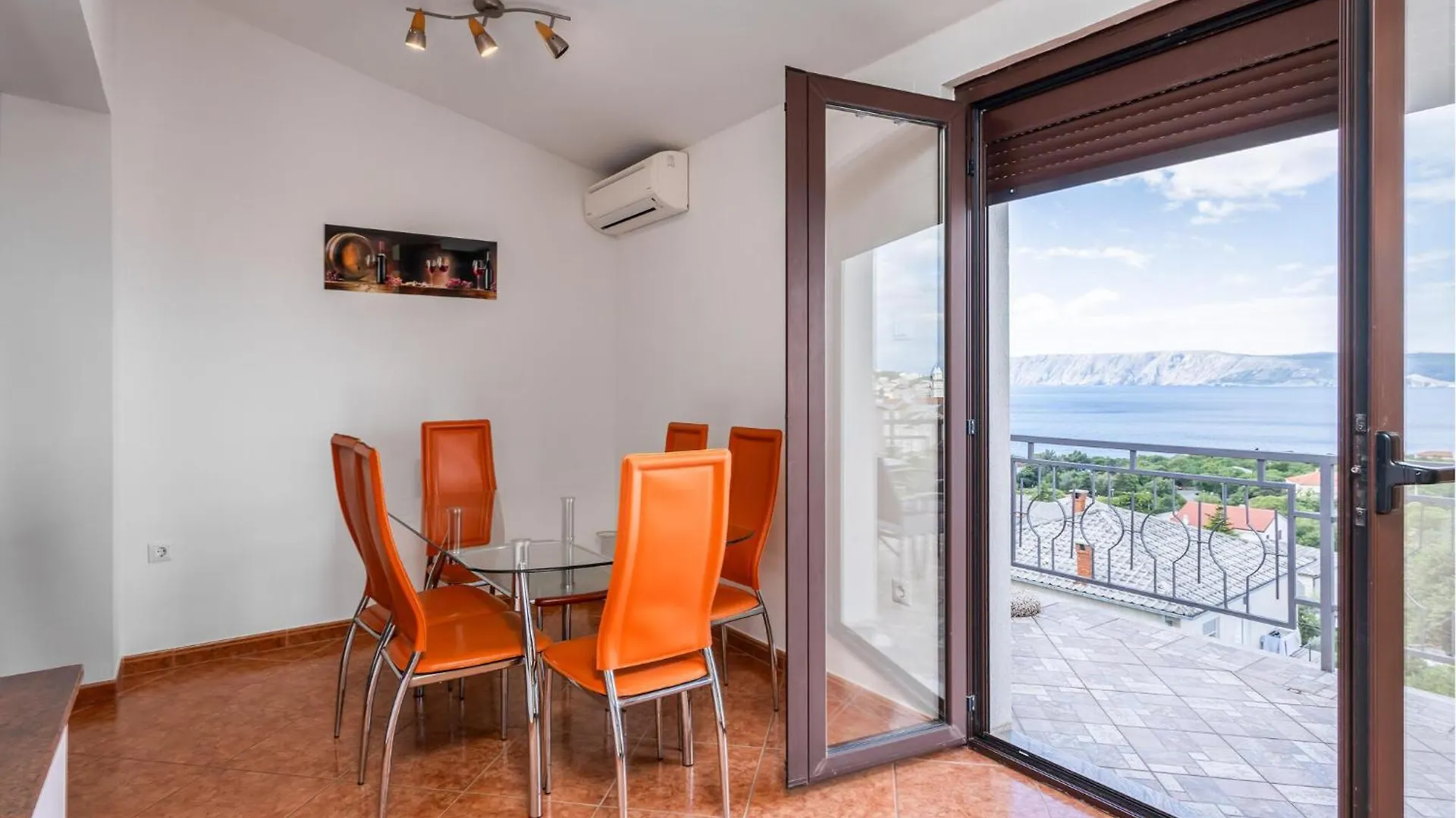 Cozy Apartment In Novi Vinodolski With Kitchen